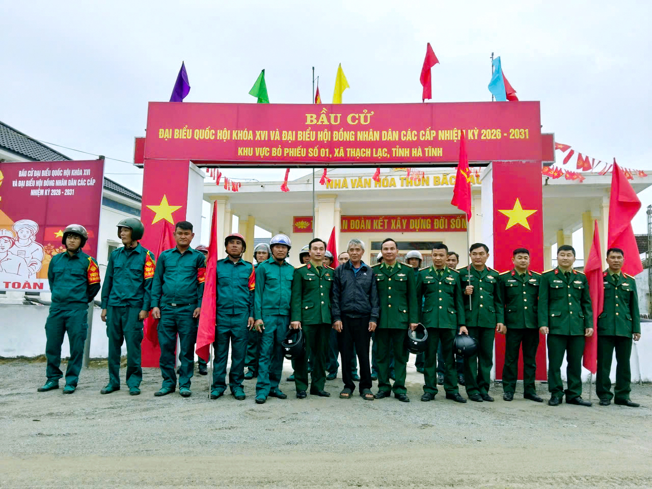 BAN CH QUÂN SỰ XÃ THẠCH LẠC HIỆP ĐỒNG CHẶT CHẼ BẢO VỆ AN TOÀN NGÀY BẦU CỬ