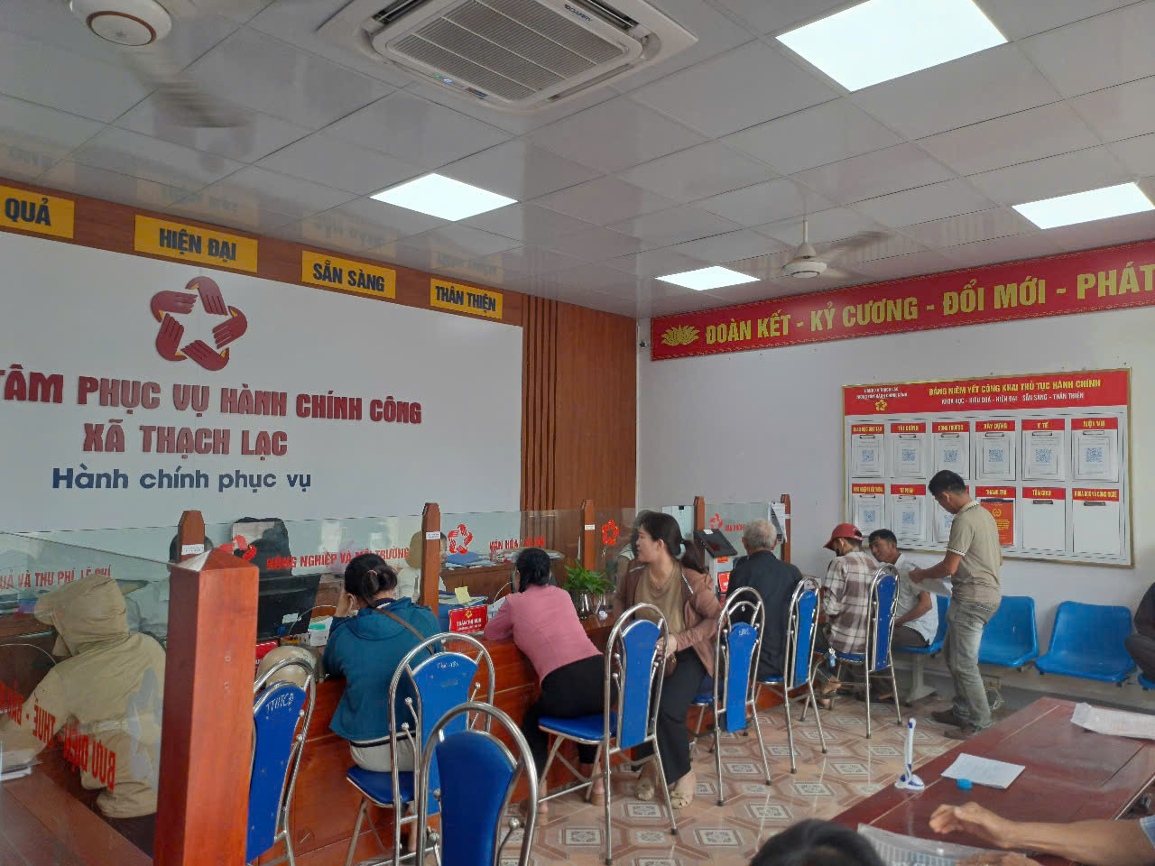 THỰC HIỆN CHƯƠNG TRÌNH CẢI CÁCH HÀNH CHÍNH TẠI XÃ THẠCH LẠC, TỈNH HÀ TĨNH