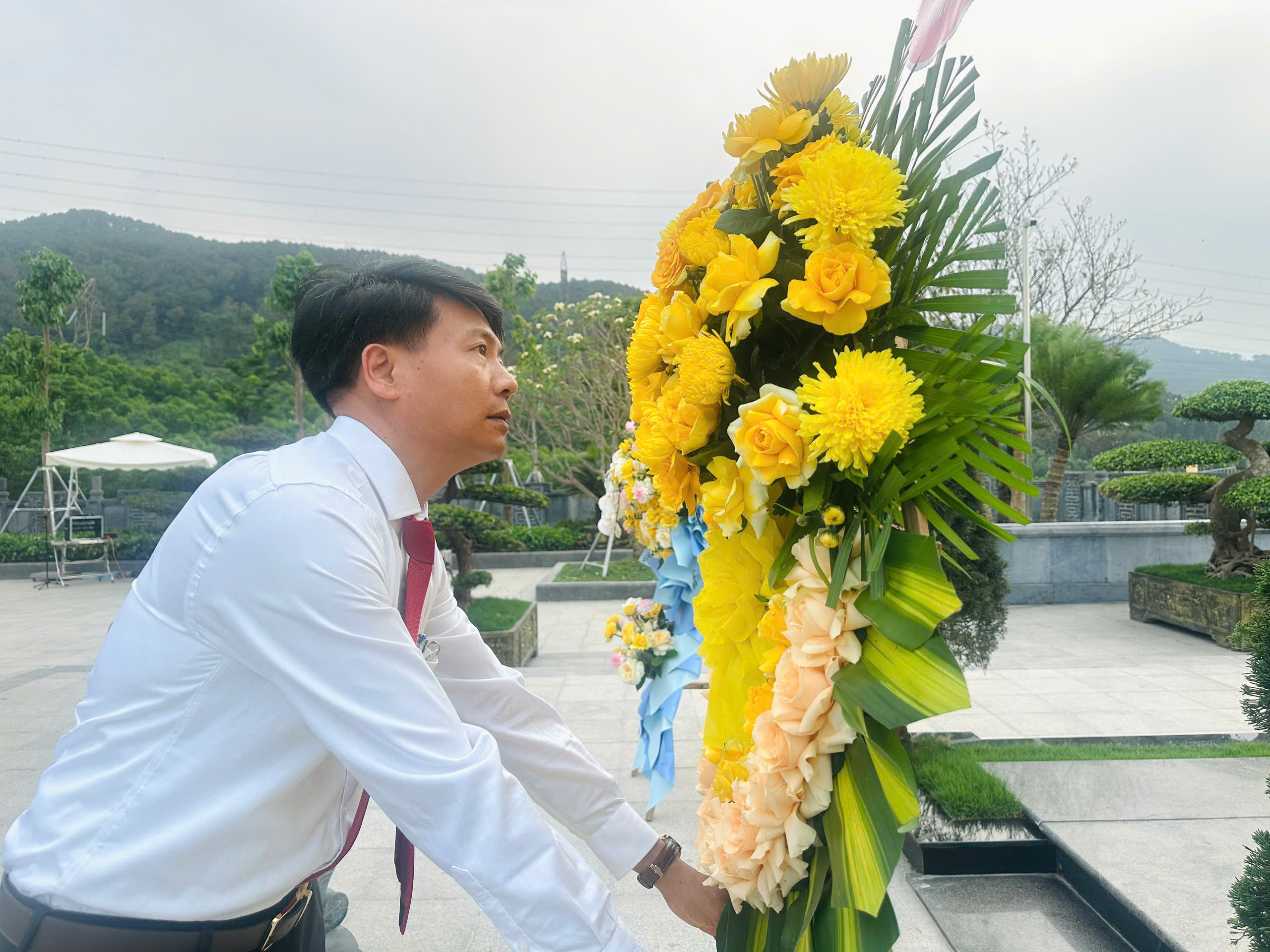 XÃ THẠCH LẠC DÂNG HƯƠNG KỶ NIỆM 120 NĂM NGÀY SINH CỐ TỔNG BÍ THƯ HÀ HUY TẬP