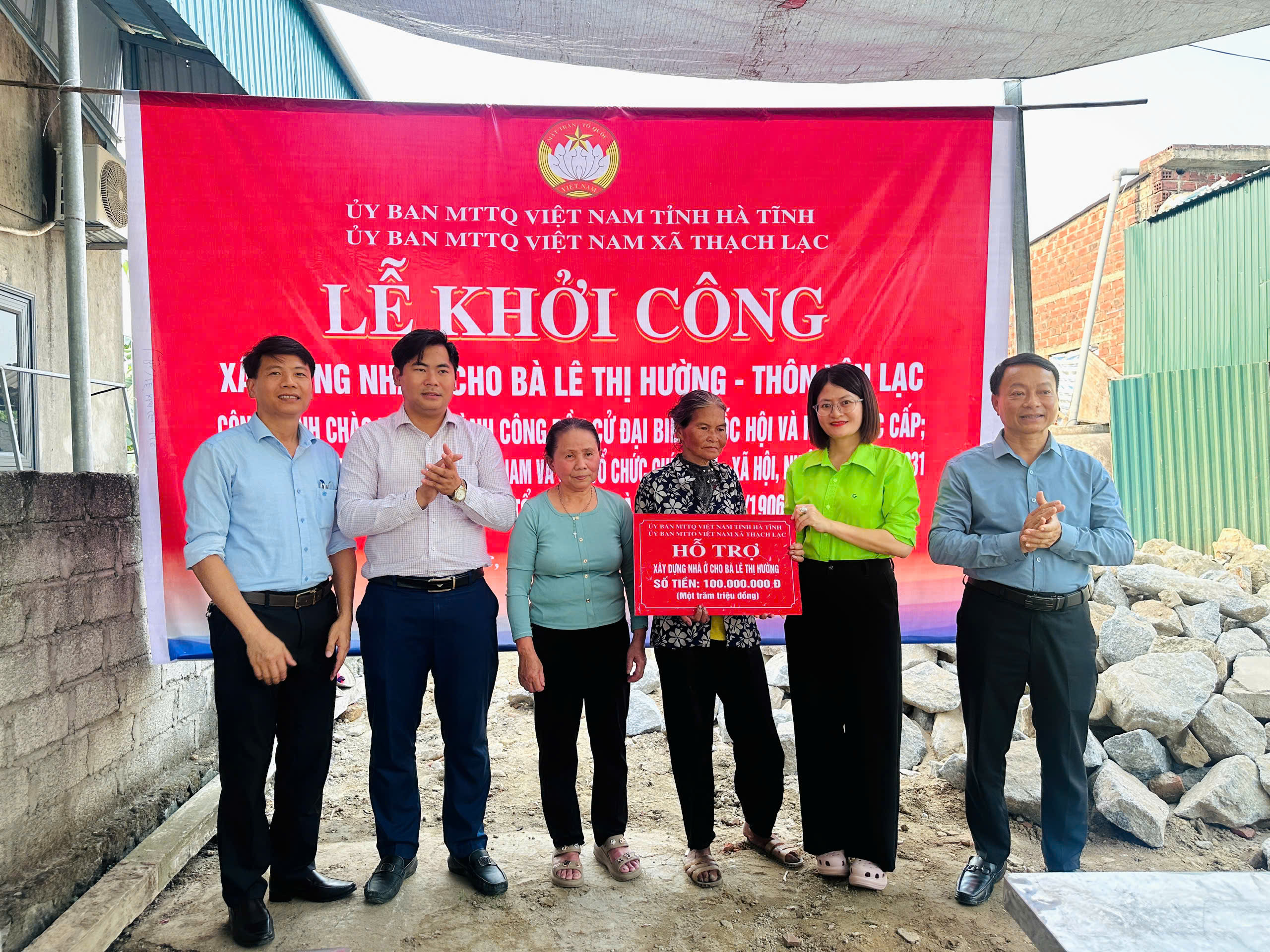 KHỞI CÔNG NHÀ Ở HỘ NGHÈO Ở THÔN YÊN LẠC
