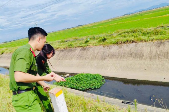 Mô hình “lốp xe cứu sinh” – việc làm nhỏ, ý nghĩa lớn vì sự an toàn của Nhân dân