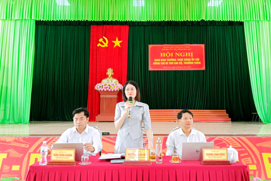 Thạch Lạc giao ban Thường trực Đảng ủy với Bí thư chi bộ, Thôn trưởng trên địa bàn xã