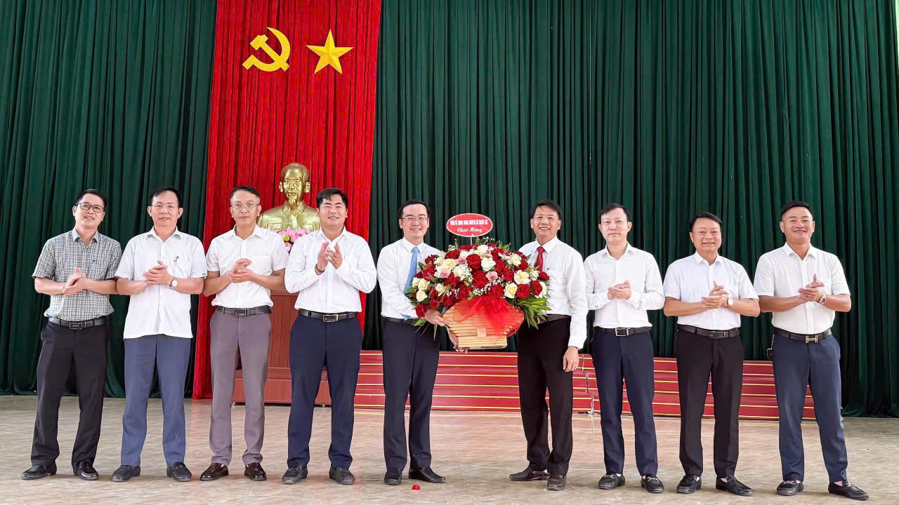 Đồng chí Nguyễn Hoài Nam giữ chức Bí thư Đảng ủy xã Thạch Lạc, nhiệm kỳ 2025–2030