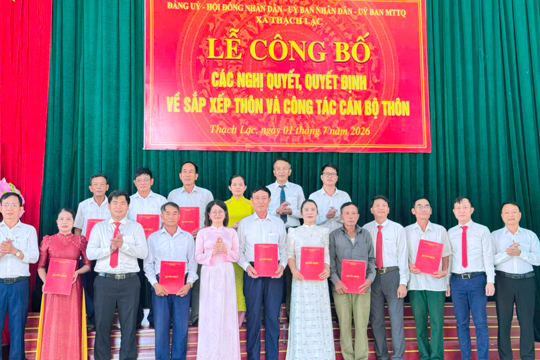 Xã Thạch Lạc công bố các nghị quyết, quyết định về sắp xếp thôn và công tác cán bộ thôn