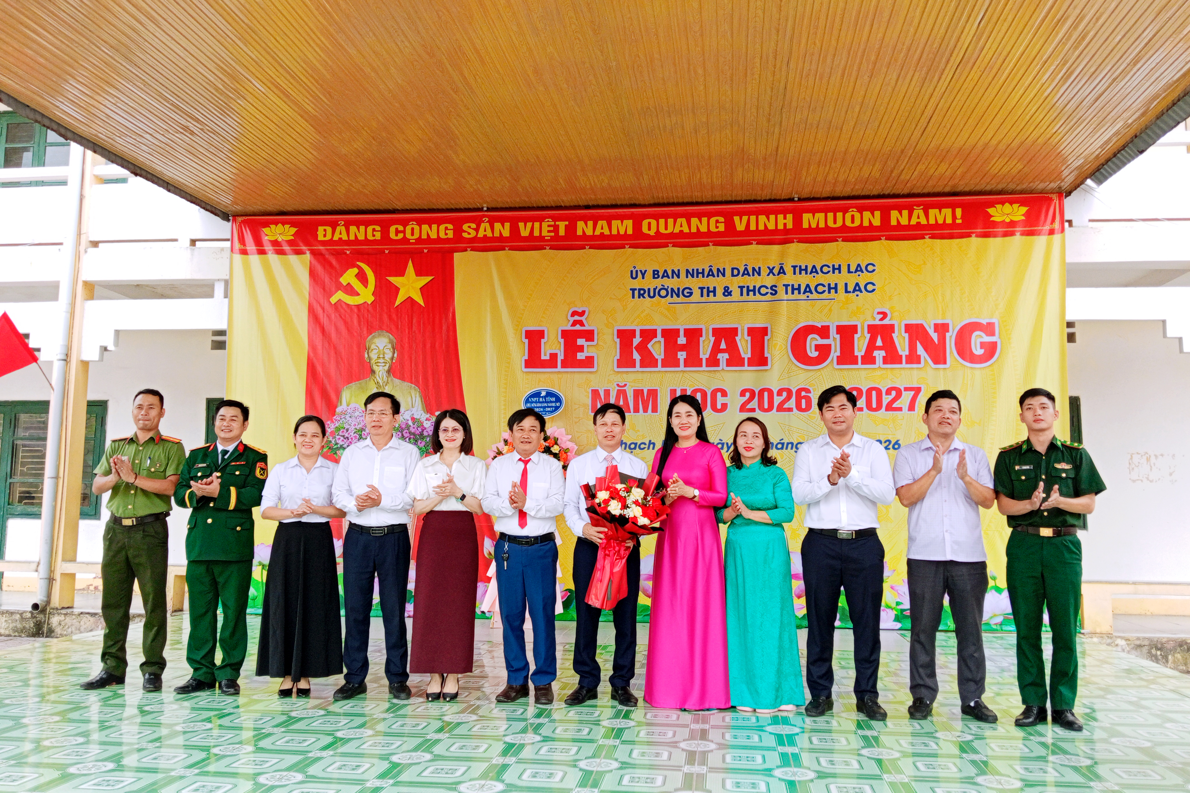 Sôi nổi ngày Khai giảng năm học mới tại xã Thạch Lạc