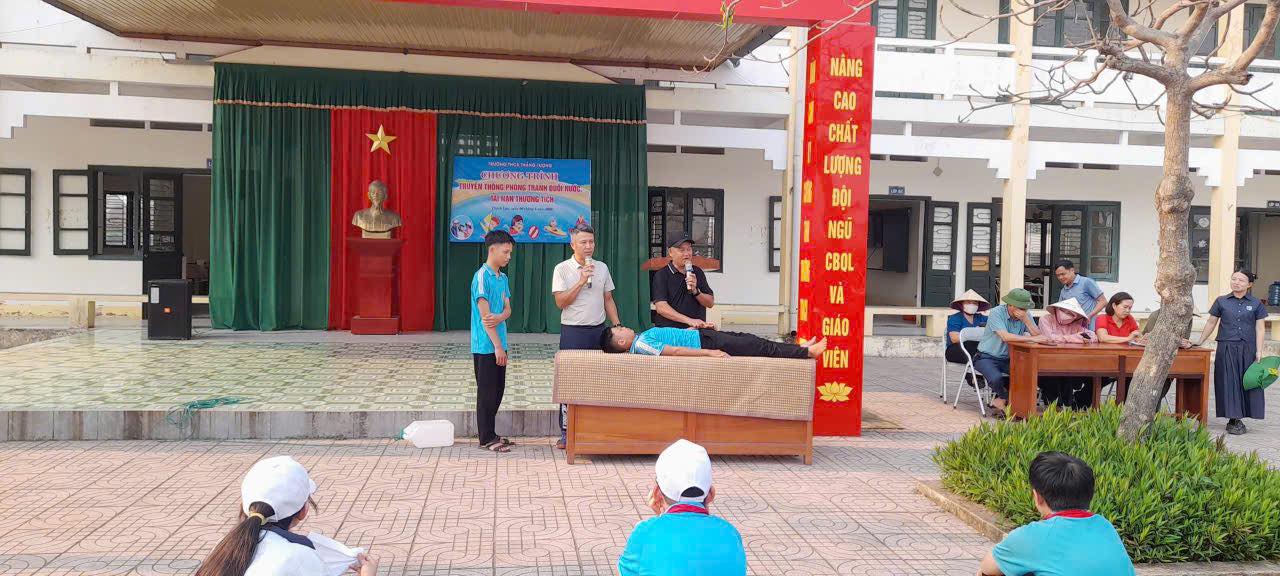PHÒNG, CHỐNG ĐUỐI NƯỚC TRÊN ĐỊA BÀN XÃ THẠCH LẠC